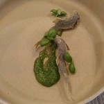 稚鮎のフリット、きゅうりとバジルのソース、バジルのスプラウト