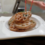 トリワイン ＰＩＫＯＳＨＨＨＵ - 焼蓮根のゴルゴンゾーラチーズ和え