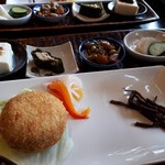 カフェギャラリー風と木 - おまかせ玄気膳(1188円)　コロッケと小鉢