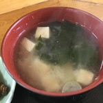 Ajikoubou Kazu - 豆腐と高野豆腐とわかめの味噌汁