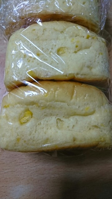 コーンパン』by ひしもち : 美瑛選果 新千歳空港店 - 新千歳空港/パン