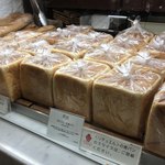 RITUEL LE GRAIN DE BLE - ディスプレイ。【生食パン】は、もっちりとした食感がなんとも印象的。美味。