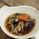 柳家 - 春の山菜、行者ニンニク、しめじ、ごぼう、こんにゃく、わらびのお鍋