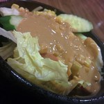 宴滿川 - 芝麻のドレッシングがたっぷり。