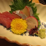 逸品　はし長 - マグロとシマアジのお刺身