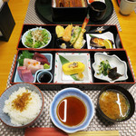 和風居酒屋 わらじや - 