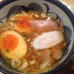 中華そば 青葉 - 青葉の味としか表現できない独特な美味さと香りのスープ