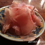 助六寿司 - お通しのガリ