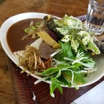 ドライブイン やまびこ - 「三河湖周辺の木々」を表現した山菜や地域の野菜