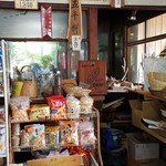 ドライブイン やまびこ - 売店も兼ねているようです