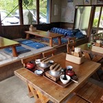 ドライブイン やまびこ - 店内の様子