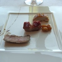 広東料理 センス - 叉焼と豚ネックの黒胡椒焼き 香鶏の醤油マリネ盛り合わせ