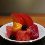 日本料理 幸庵 - 宮崎マンゴー、小玉西瓜、ラズベリーのルイベ、ブルーベリーの盛合せアップ