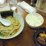 あづま家 - 唐揚げランチ　＋２００円（ラーメン＋唐揚げ２個＋ライス）