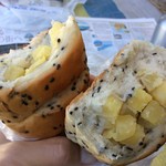粉こから - サツマイモとゴマのパン