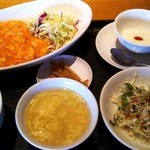 壺中天菜館 - 海老のチリソースを定食にしてもらいました。