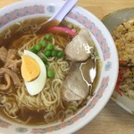 味千福 - 半ラーメン