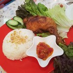 「Ayam goreng （アヤンゴレン） (850円)」