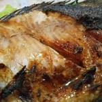 Aisah - ふわっと漂ってくる香りは南国風