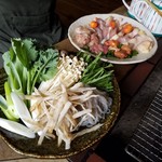 亀甲苑 - コーチンも野菜も艶が最高です