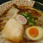 黄昏タンデム - 黄昏醤油そば、半熟味付たまご半分入り(大盛り)850円