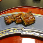 うなぎ 善 - 関西風タレ付き地焼