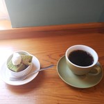 Foｒ agg - 抹茶のシフォンケーキとコーヒー