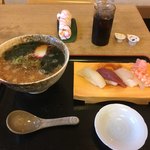 とこよだ - Bランチ にぎり寿司・たぬきそば・アイスコーヒー 990円