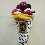 クレープリー チロル - アメリカンチェリーとピスタチオ&フロマージュクリーム￥1500