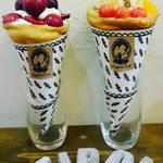 クレープリー チロル - アメリカンチェリーとピスタチオ&フロマージュクリーム￥1500,SAKURAプリンアラモード￥1500
