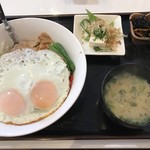 キッチン SALA - しょうが焼き目玉丼定食