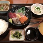お食事の店萬福 - 刺身定食 梅＝１１００円 税別
※刺身のお代わり２回まで可