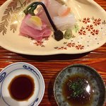 銀座 しのはら - [お造り]
      玄界灘ひらめ、ヤリイカ、長崎定置網鮪