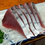 大番 - カツオの銀皮造り(500円)