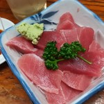 大番 - マグロぶつ切り(300円)