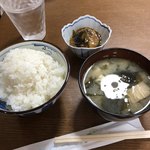 ていしょくうえだ - ご飯、味噌汁、小鉢