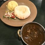 カイバル - 本日のカレー(辛口 マトンと茄子のカレー)850円+チーズクルチャ100円