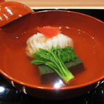 ぎをん 福志 - 2.椀物:アブラメ葛叩き よもぎ豆腐 コシアブラ 木の芽('18.2月下旬)