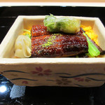ぎをん 福志 - 10.食事:鰻の蒸し寿司/鯛の潮汁