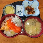 味処 日本海食堂 - 海の幸丼・2000円税込  