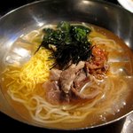 七輪 - 焼き肉の〆はやっぱり冷麺