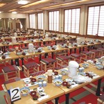 寺泊中央水産 まるなか - イス・テーブル：250席／座敷：30席