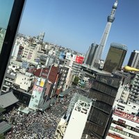 R restaurant & bar - 眼下にスカイツリーと三社祭を望む