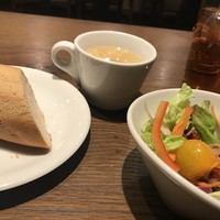 リザラン 新橋店 - サラダ・スープ・パン・ライス・ソフトバンクは飲み放題！