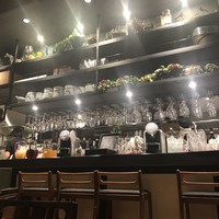 リザラン 新橋店 - カウンターにはネスプレッソが3台設置