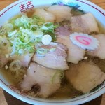 らーめんまったり - チャーシューメン。すっきりシンプル醤油スープ。