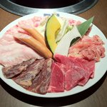 牛角 - お肉の盛り合わせ