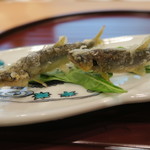 青華こばやし - 30年5月　琵琶湖稚鮎揚げ　蓼葉