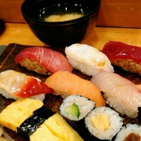 東鮨 新店 - 味噌汁はしじみ汁