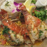 Blue Water Shrimp & Seafood - ロブスターテールのプレート